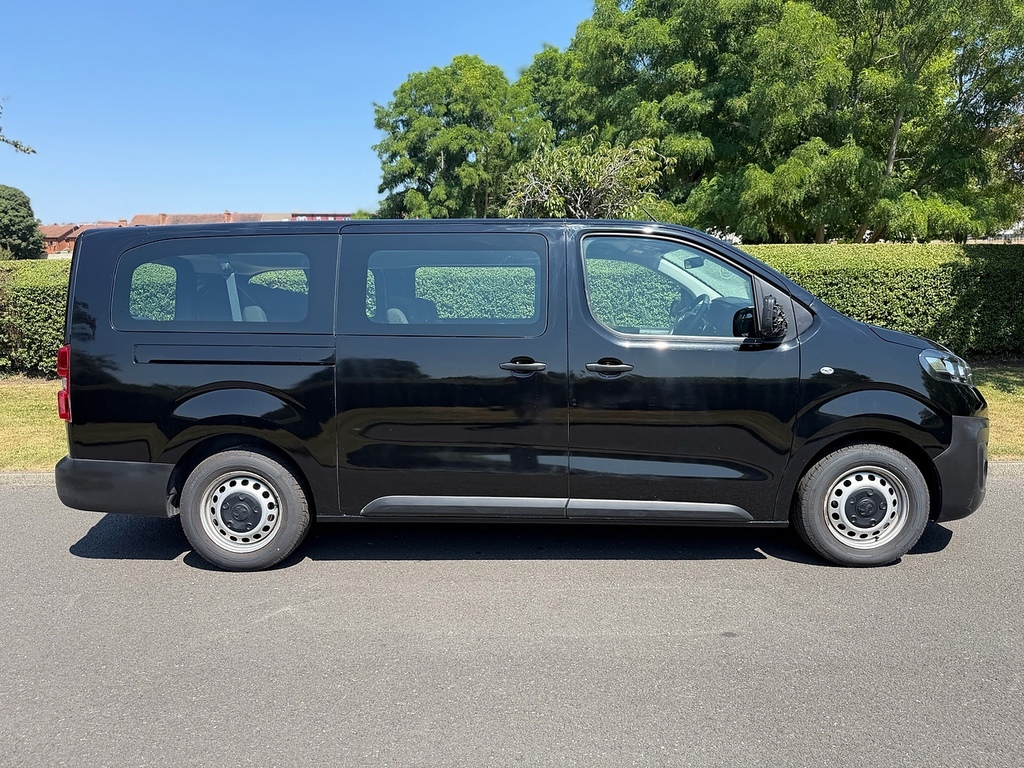 Vauxhall Vivaro Life Combi U3602 Ulez Black #2