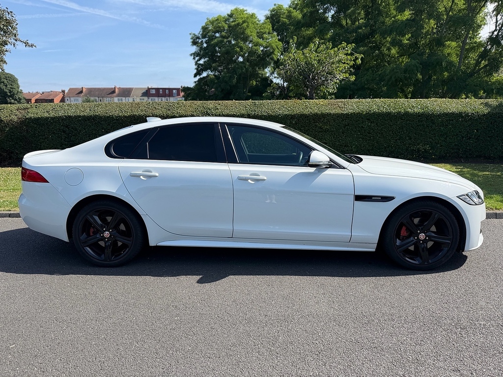Jaguar XF D R-sport U3562 Ulez White #2