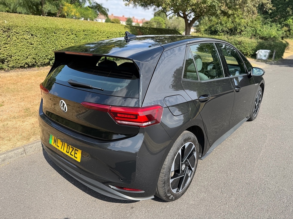 Volkswagen ID.3 Pro Performance Life U3625 Ulez Grey #3
