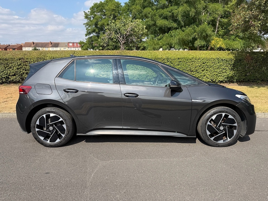 Volkswagen ID.3 Pro Performance Life U3625 Ulez Grey #2