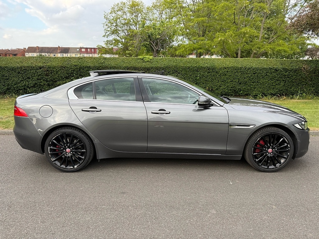Jaguar XE D Portfolio U3452 Ulez Grey #2