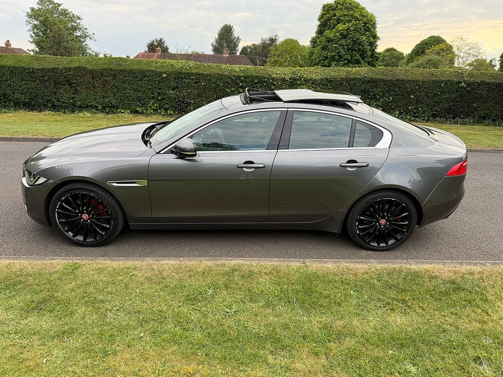 Jaguar XE 2.0 Se 178 Bhp Black #9