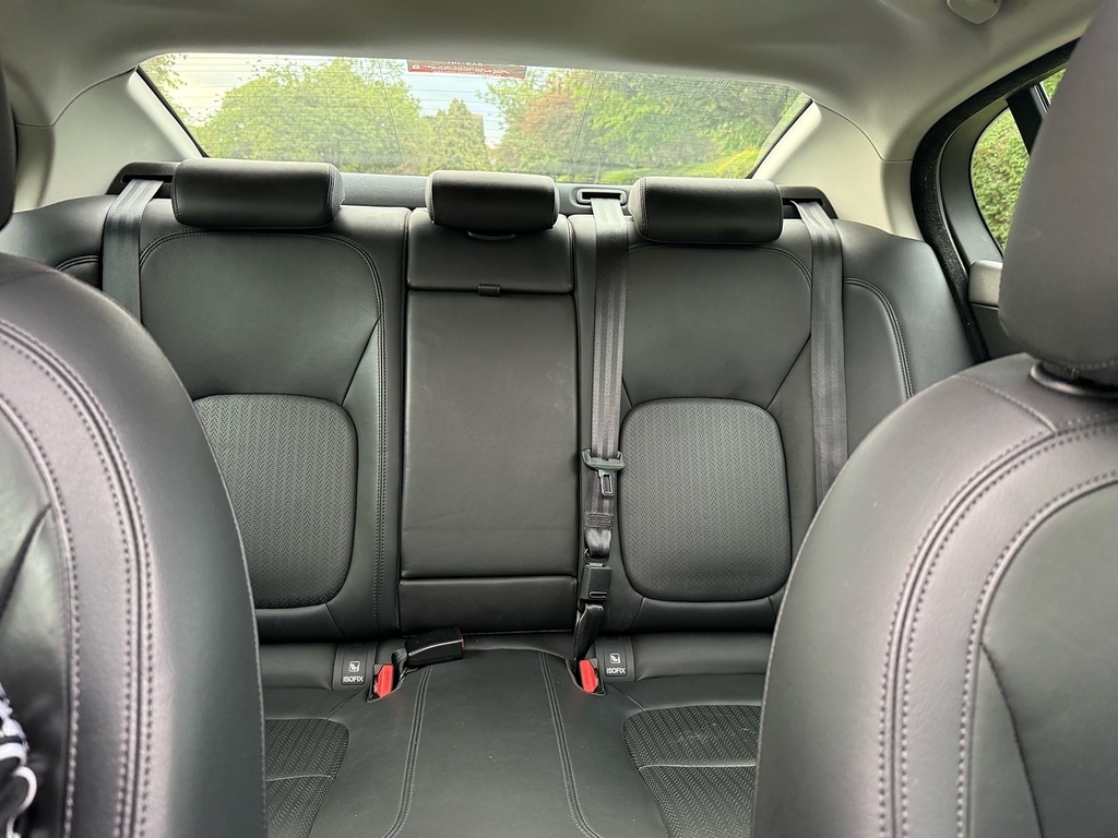 Jaguar XE 2.0 Se 178 Bhp Black #38