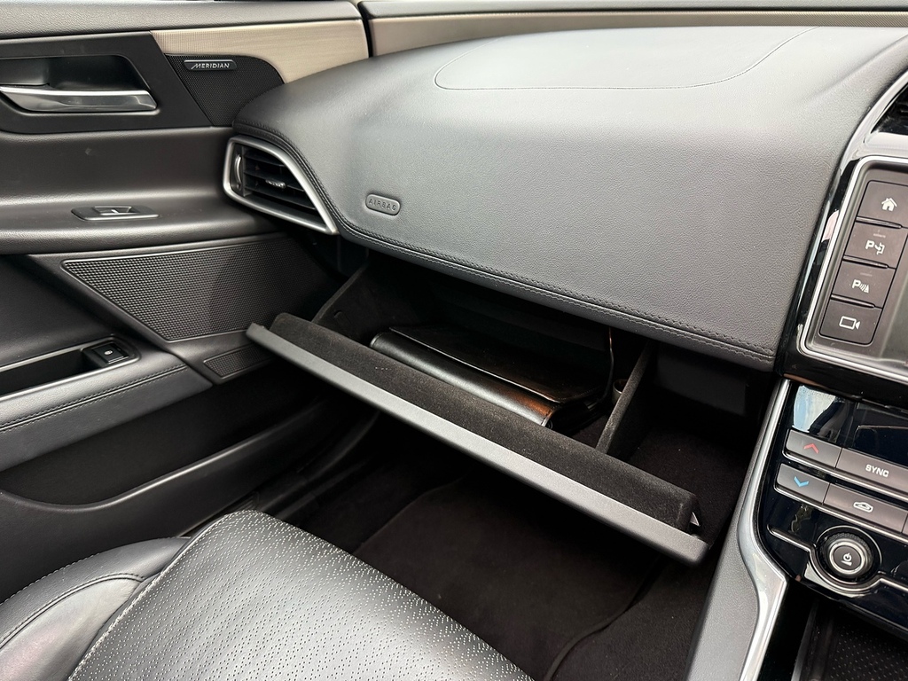 Jaguar XE 2.0 Se 178 Bhp Black #37