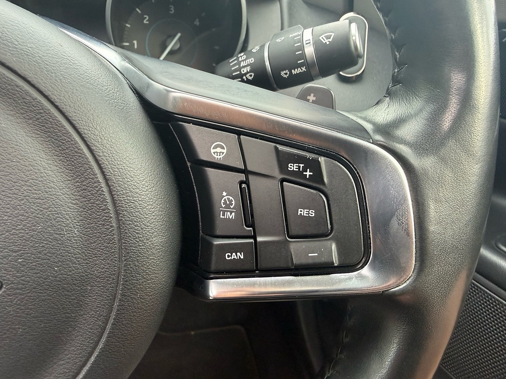 Jaguar XE 2.0 Se 178 Bhp Black #33
