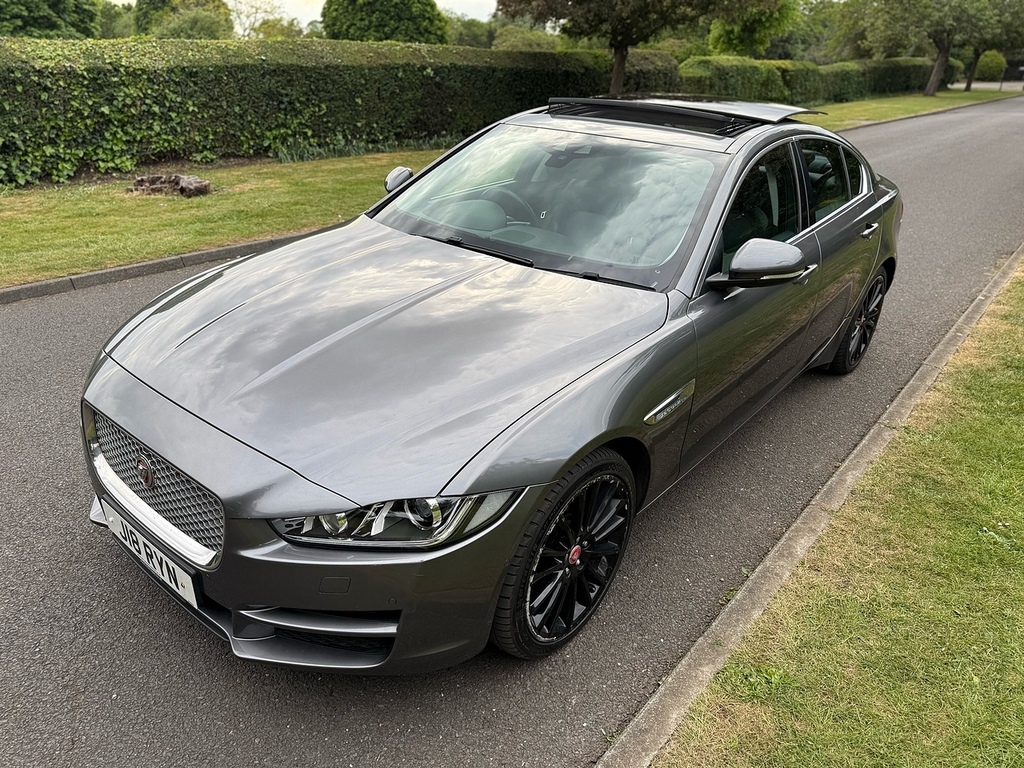 Jaguar XE 2.0 Se 178 Bhp Black #10