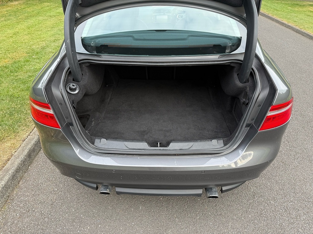 Jaguar XE D Portfolio U3452 Ulez Grey #6