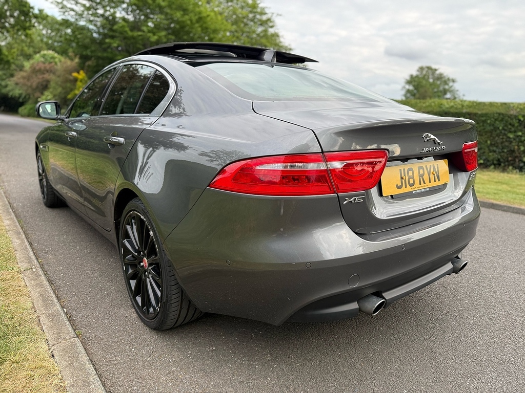 Jaguar XE 2.0 Se 178 Bhp Black #8