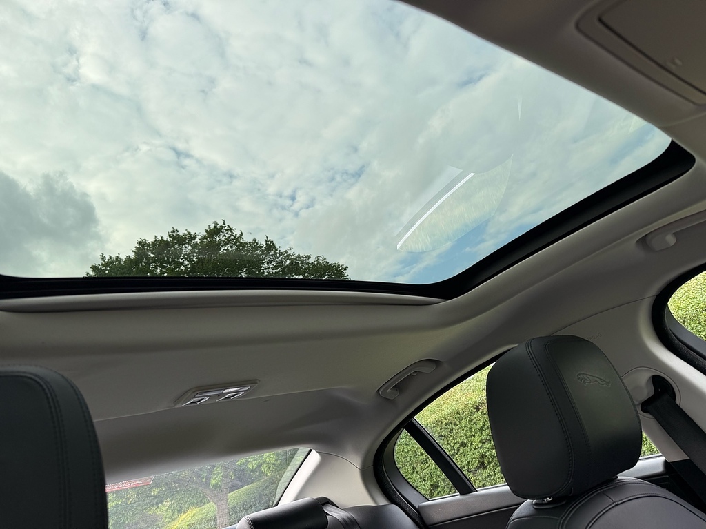 Jaguar XE 2.0 Se 178 Bhp Black #40