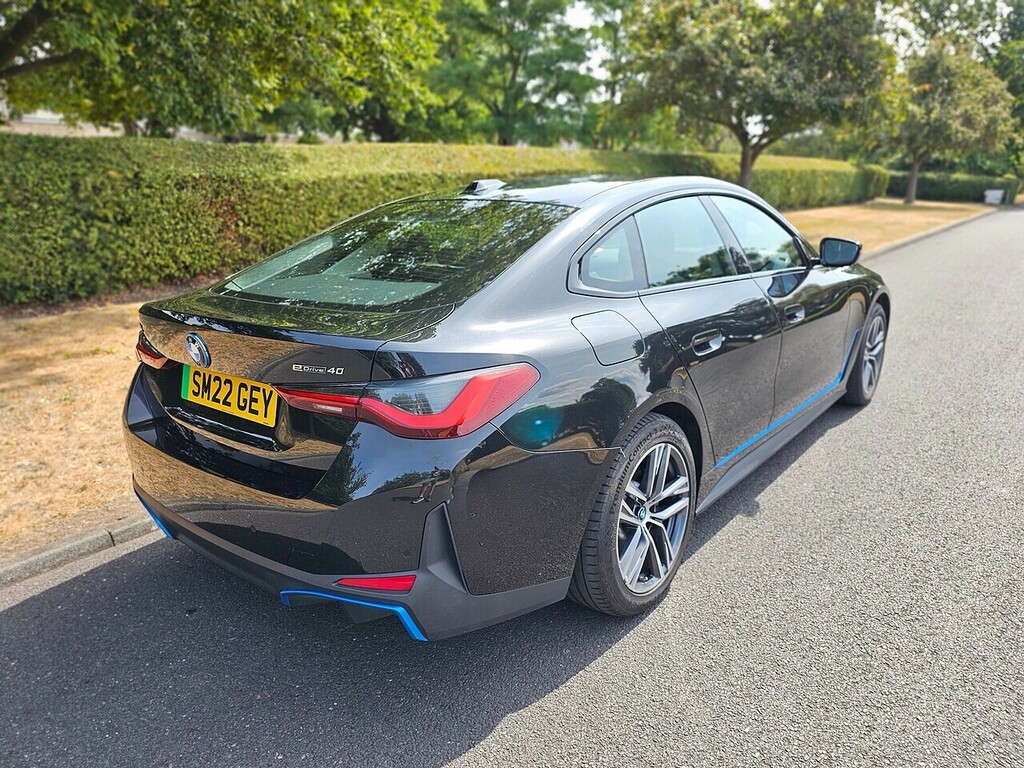 BMW i4 40 Sport U3633 Ulez Blue #3