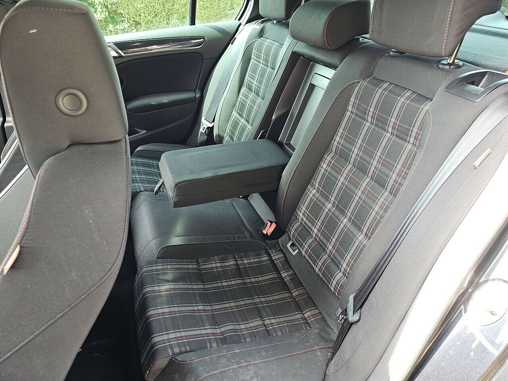 Volkswagen Golf 1.5 Etsi 150 Black Edition Dsg Black #16