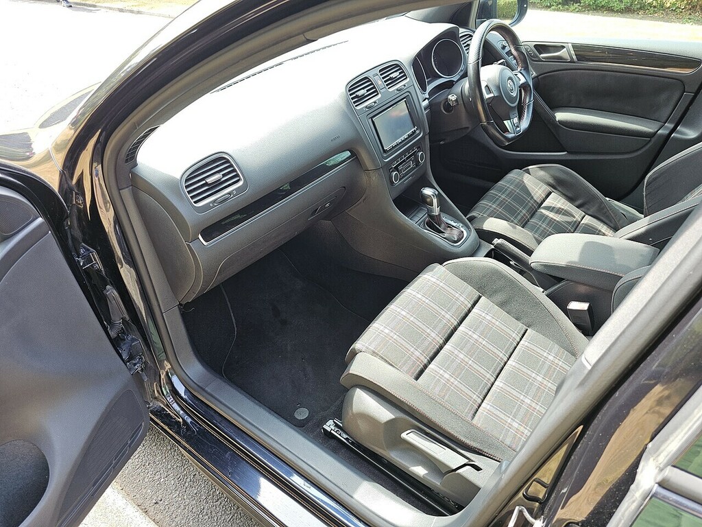 Volkswagen Golf 1.5 Etsi 150 Black Edition Dsg Black #13