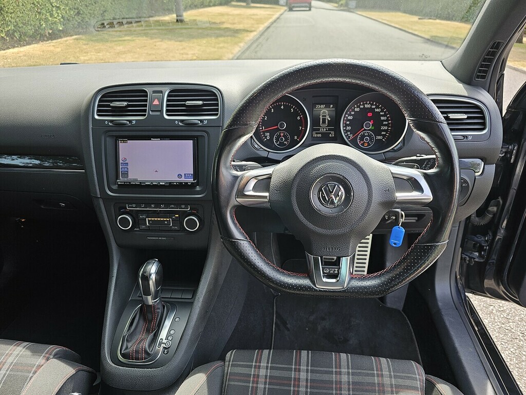 Volkswagen Golf 1.5 Etsi 150 Black Edition Dsg Black #10