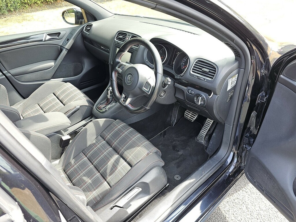 Volkswagen Golf 1.5 Etsi 150 Black Edition Dsg Black #11
