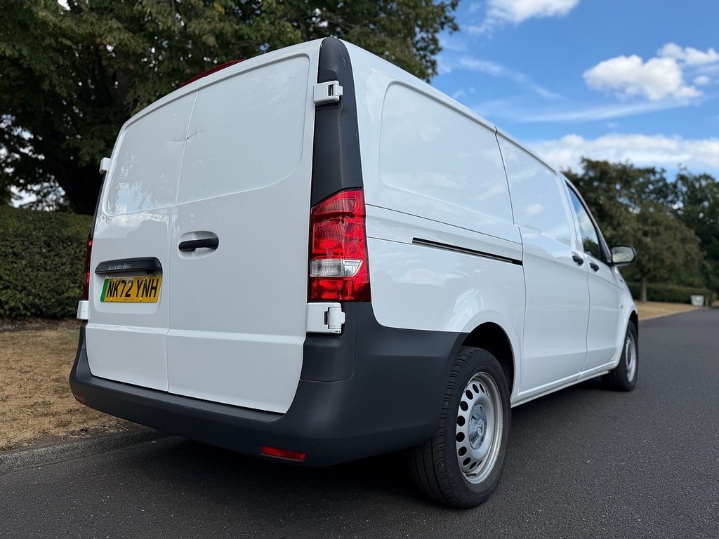 Mercedes-Benz eVito 116 E Progressive U3648 Ulez White #4