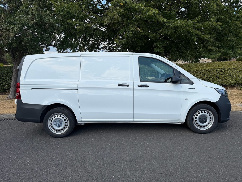Mercedes-Benz eVito 116 E Progressive U3648 Ulez White #2