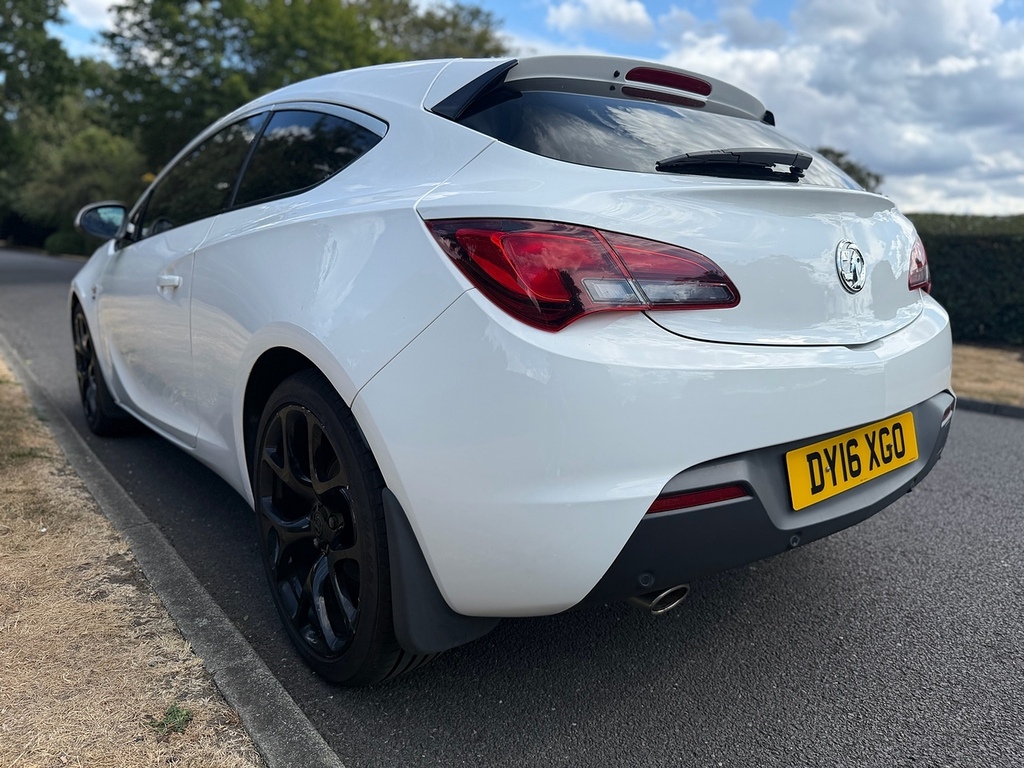 Vauxhall Astra GTC Astra Gtc Limited Edition Cdti Ss Red #8