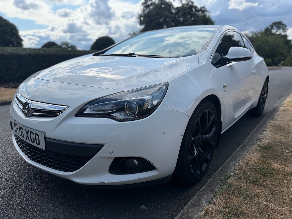 Vauxhall Astra GTC Astra Gtc Limited Edition Cdti Ss Red #11