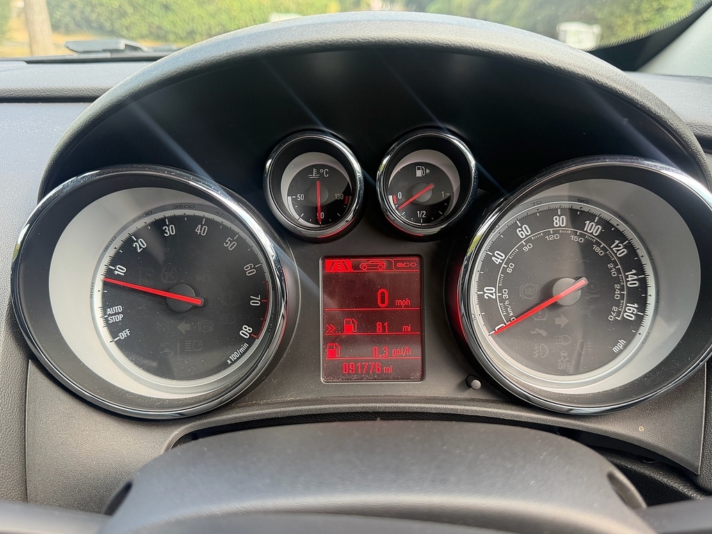 Vauxhall Astra GTC Astra Gtc Limited Edition Cdti Ss Red #14