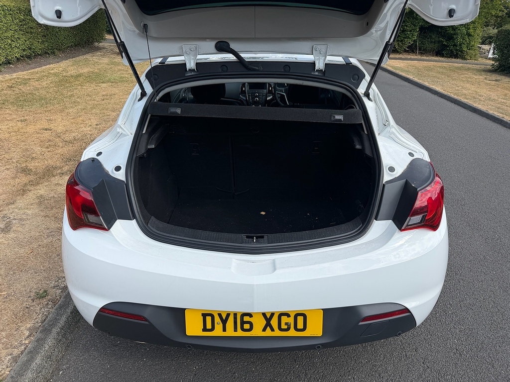 Vauxhall Astra GTC I Turbo Sri U3642 Ulez White #6