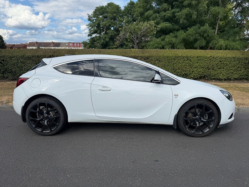 Vauxhall Astra GTC I Turbo Sri U3642 Ulez White #2