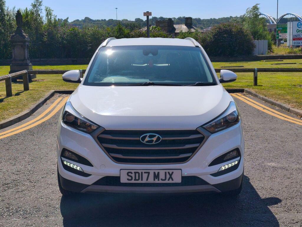 Hyundai Tucson 1.7 Crdi Blue Drive Se Nav Euro 6 Ss SD17MJX White #6