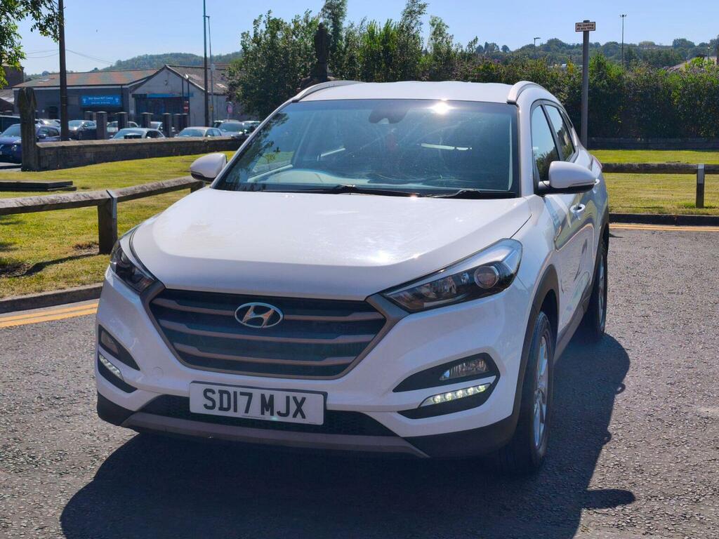 Hyundai Tucson 1.7 Crdi Blue Drive Se Nav Euro 6 Ss SD17MJX White #5