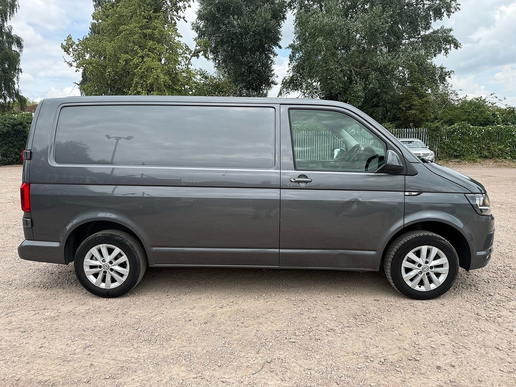Volkswagen Transporter T32 Kombi Highline Lwb Eu6 204 Ps 2.0 Tdi Bmt 7Sp White #5