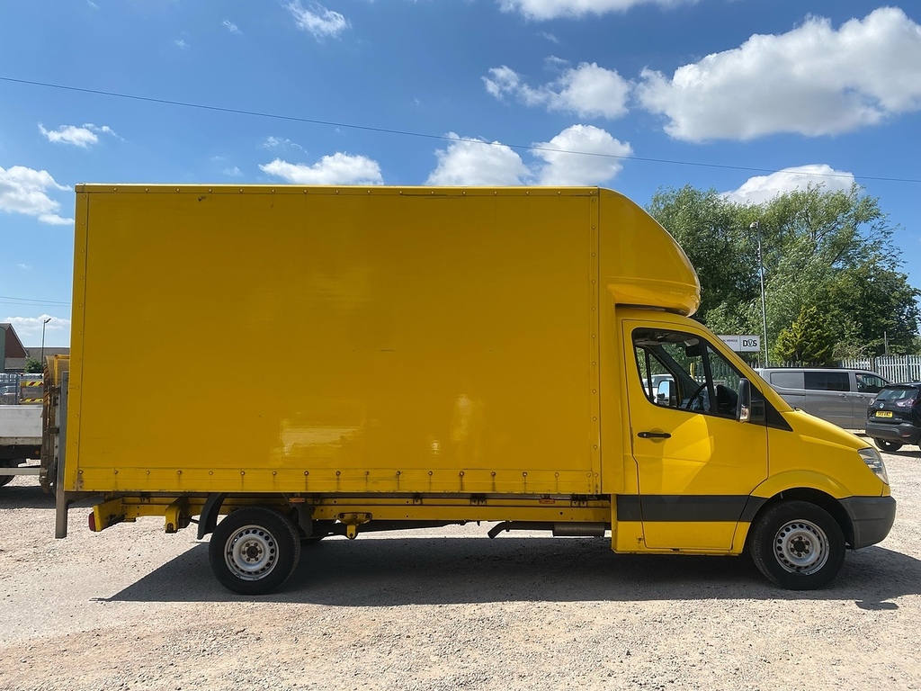 Mercedes-Benz Sprinter 313 Cdi Yellow #2