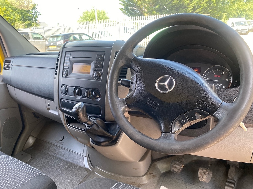 Mercedes-Benz Sprinter 313 Cdi Yellow #6