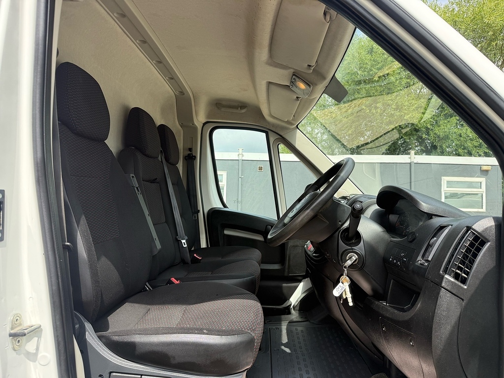 Citroen Relay Bluehdi 35 Plus Ready White #17