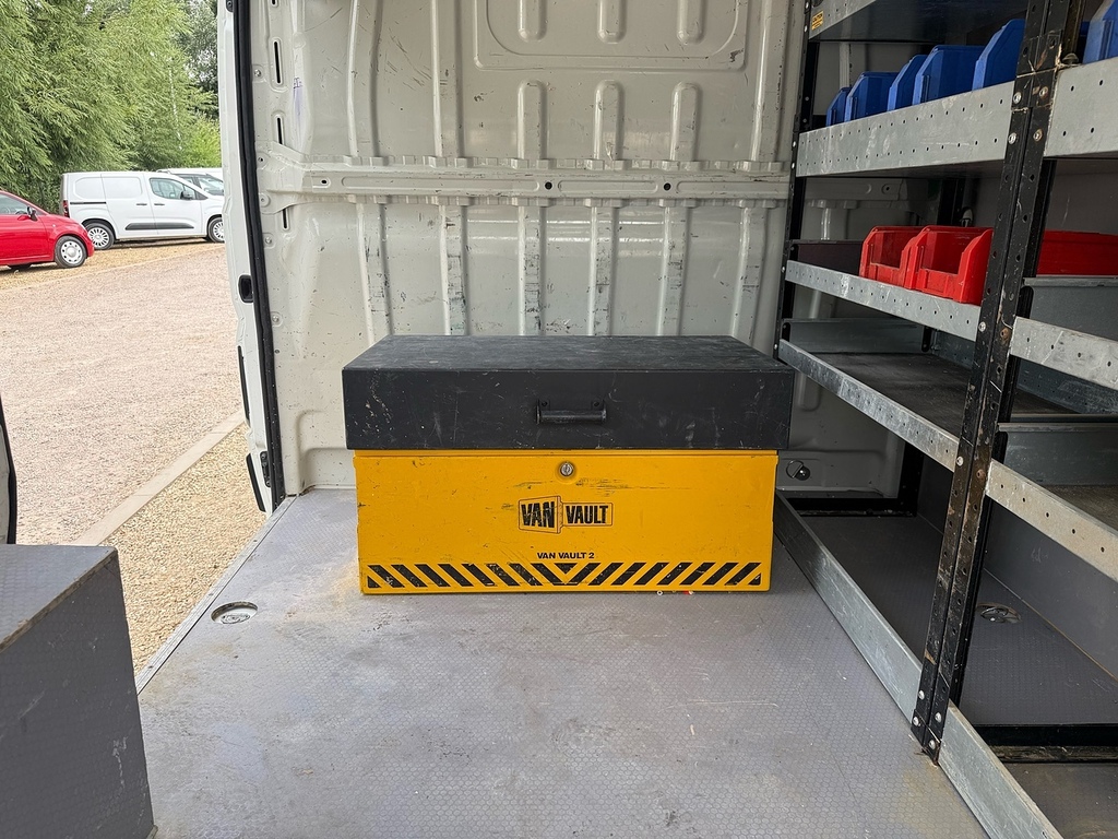 Citroen Relay Bluehdi 33 Enterprise White #2