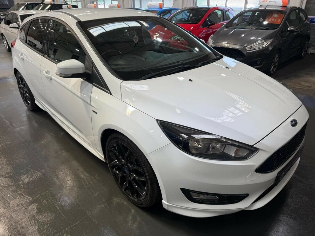 Ford Focus Hatchback 1.0T Ecoboost St-line Euro 6 Ss SE17SKU White #3