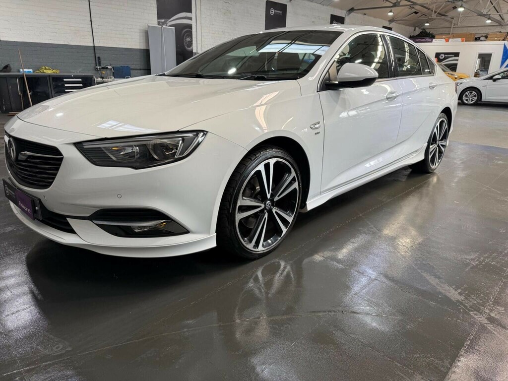 Vauxhall Insignia Hatchback 2.0 Turbo D Blueinjection Sri VX Line Na SG68EYU White #5