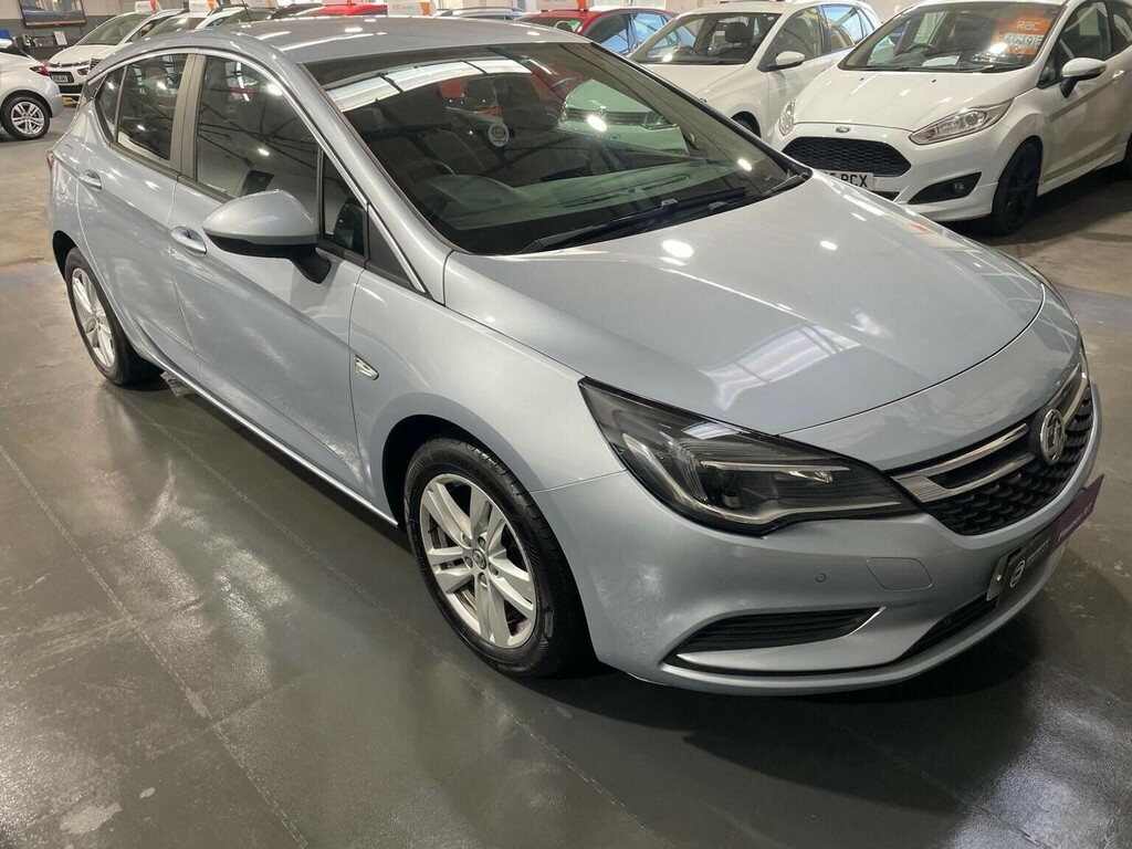 Vauxhall Astra Hatchback 1.6 Cdti Ecoflex Design Euro 6 Ss Silver