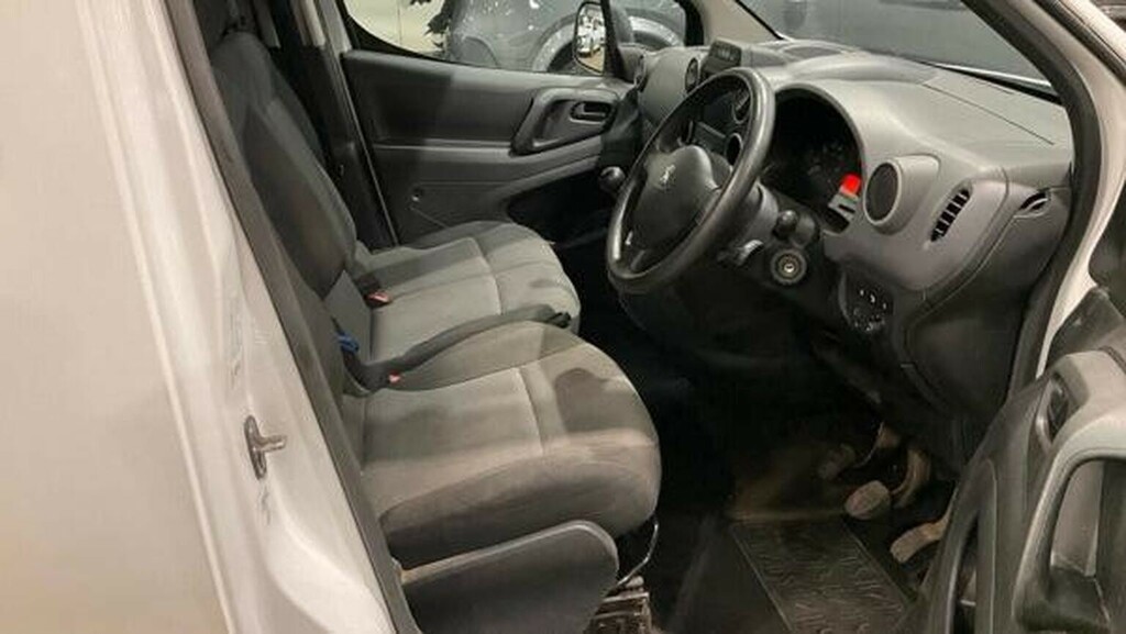 Peugeot Partner 1.6 Bluehdi 651 Professional L1 Silver #9