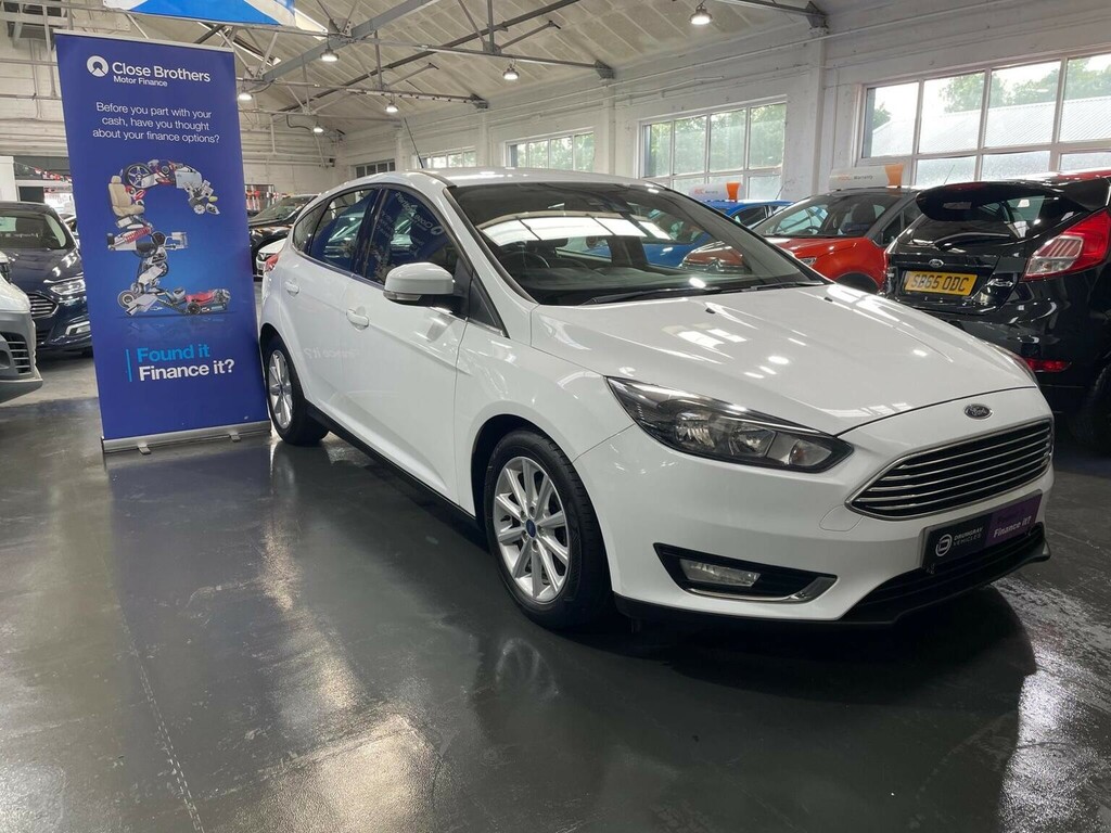 Ford Focus Hatchback 1.0T Ecoboost Titanium Euro 6 Ss White