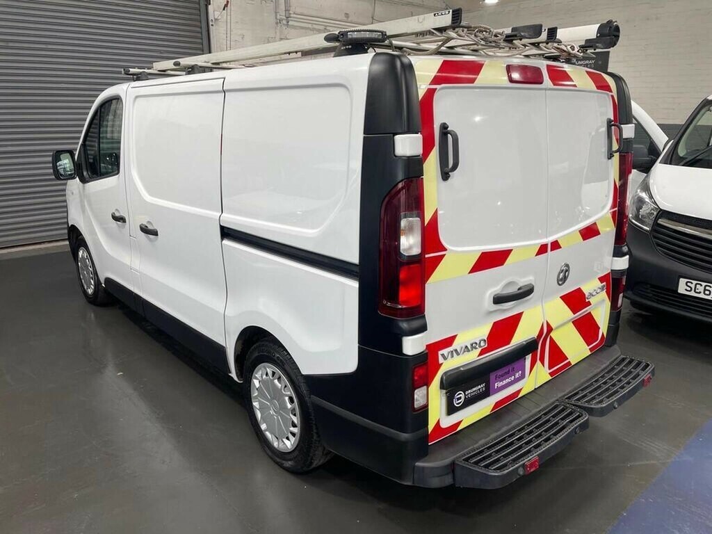 Vauxhall Vivaro Mpv White #8