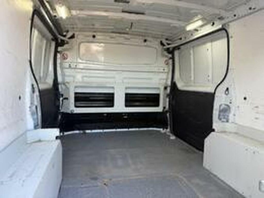 Vauxhall Vivaro Mpv White #18