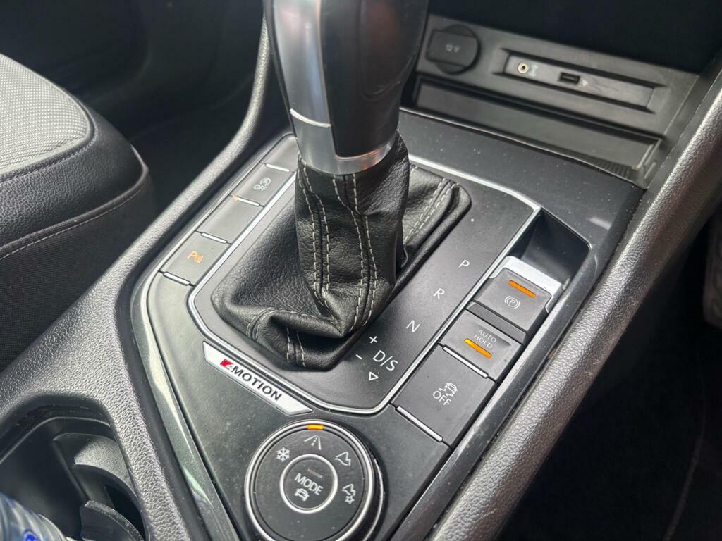 Volkswagen Tiguan 2L Se Navigation Silver #32