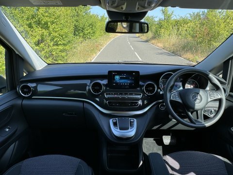 Mercedes-Benz V Class 2023 73 V300 #6