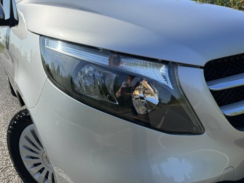 Mercedes-Benz V Class Mpv Black #33