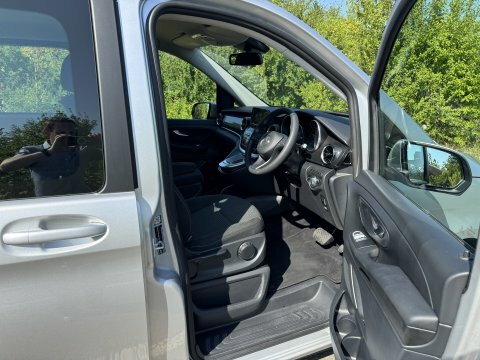 Mercedes-Benz V Class 2023 73 V300 #5