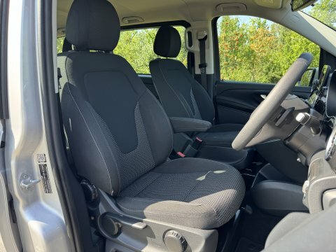 Mercedes-Benz V Class 2023 73 V300 #2