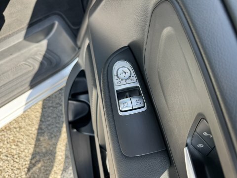 Mercedes-Benz V Class Mpv Black #31