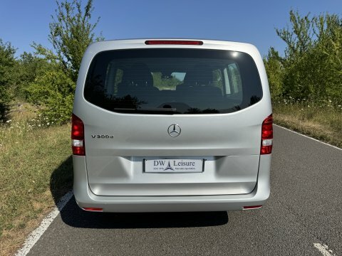 Mercedes-Benz V Class Mpv Black #25