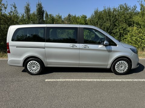 Mercedes-Benz V Class 2023 73 V300 #3