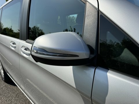 Mercedes-Benz V Class Mpv Black #29