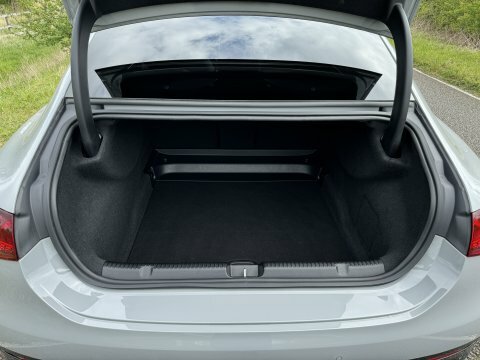 Mercedes-Benz EQE Saloon Black #30