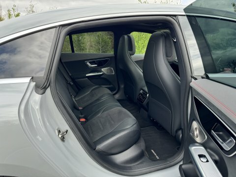 Mercedes-Benz EQE Saloon Black #26
